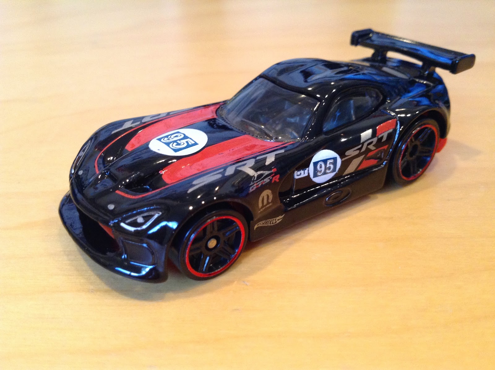 JULIAN'S HOT WHEELS BLOG: SRT Viper GTS-R (2015 World Race) .