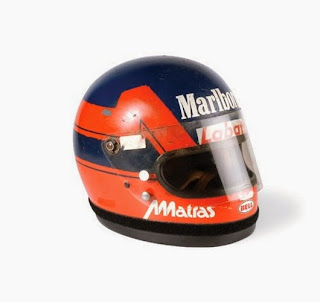 Il casco di Gilles Villeneuve. Perry McCarthy, lo Stig Nero, lo usò in F1 ai tempi dell'Andrea Moda