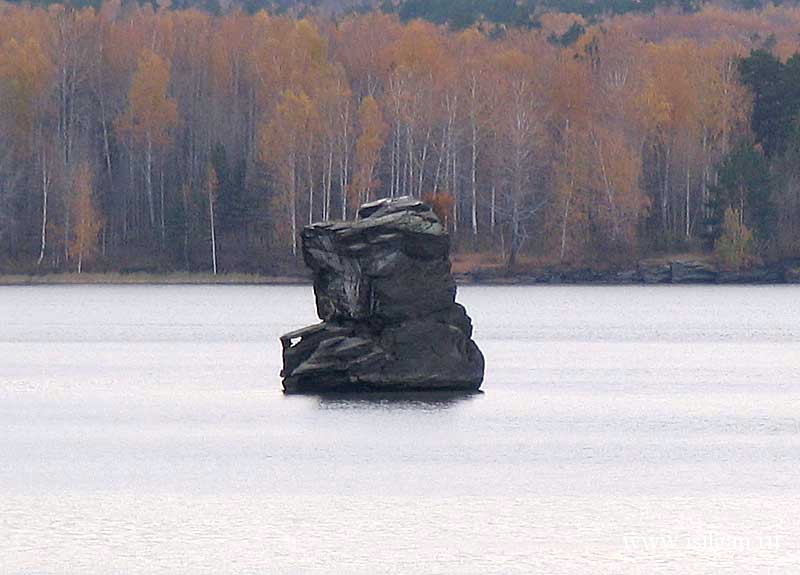 Шайтан-камень. Озеро Иткуль. Челябинская область.
