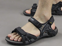 Hobi Hiking? Ikuti Terus 5 Tips Pilih Sandal Gunung yang Cocok Ini Hobi Hiking? Ikuti Terus 5 Tips Pilih Sandal Gunung yang Cocok Ini