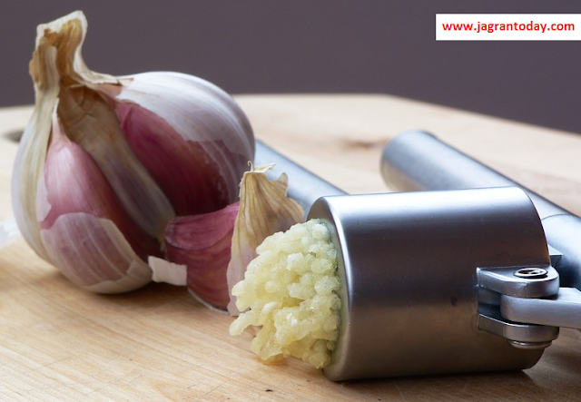 Why People Sleeps with Garlic under the Pillow