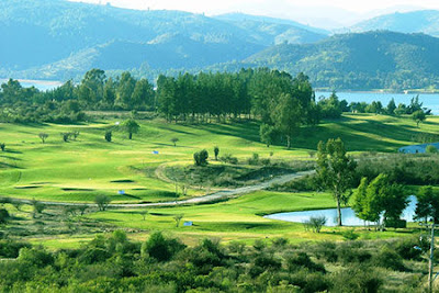 Photo: www.amuraworld.com Lago Rapel (Rapel Lake, Chile).