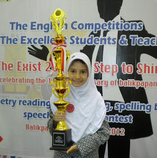 Cara Hebat Eksplor Bakat Juara Pertama Poetry Reading 2012