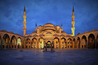  http://www.privateistanbulwalkingtours.com Private Istanbul tours, Suleymaniye mosque, tomb of Hurrem sultan.