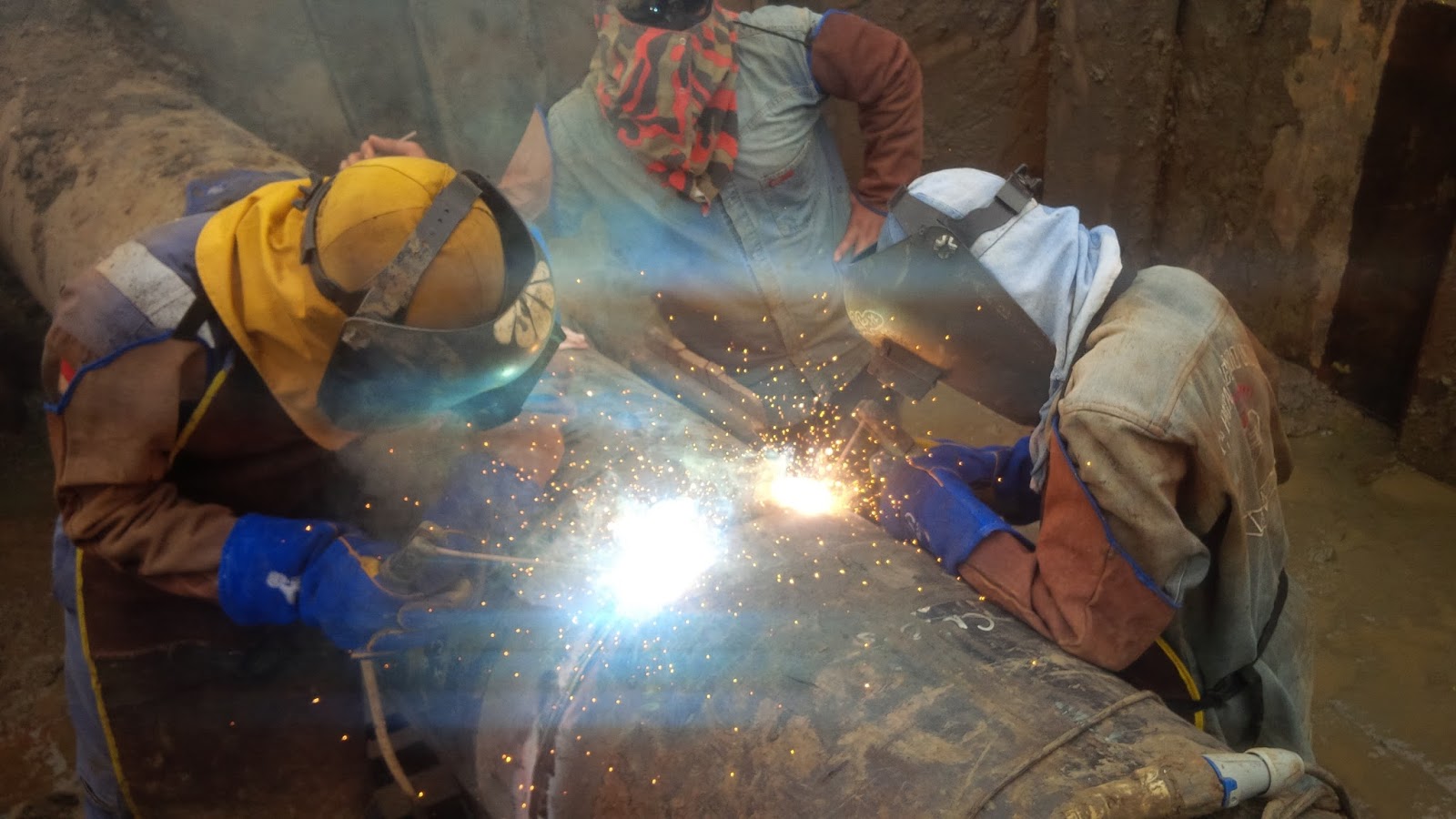 MUARA KARANG GAS PIPELINE PROJECT Golden Joint welding After Swabbing Jr