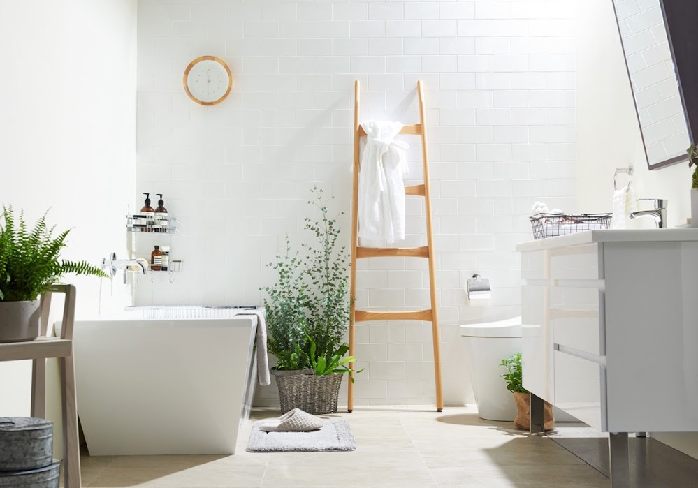 White-Simple-Bathroom