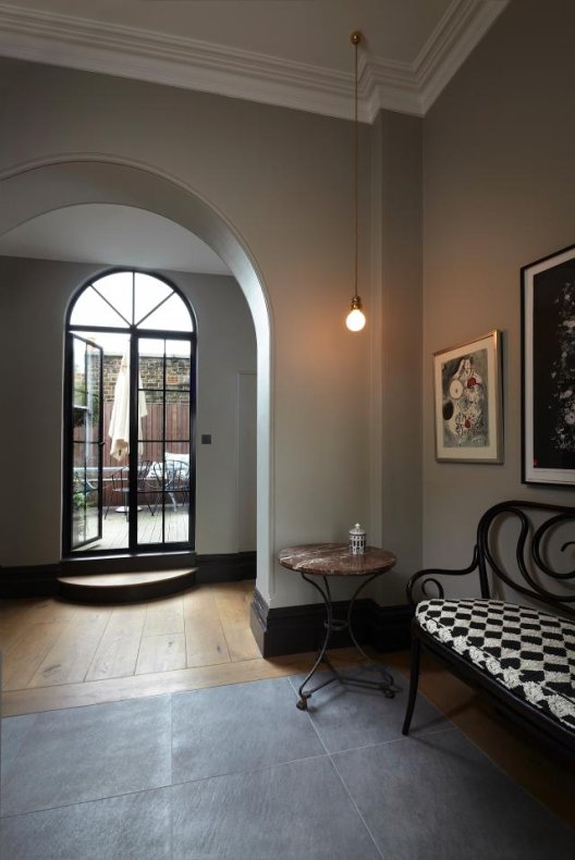 UNA CASA EN PORTOBELLO [] HOUSE IN PORTOBELLO