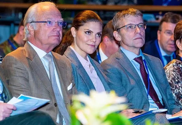 Crown Princess Victoria wore a wool blazer and trousers by Erdem X H&M. Society and Defense conference in Sälen