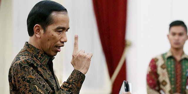 Dengan Tegas Jokowi Perintahkan Tangkap dan Pecat Para Pejabat yang Lakukan Pungli Dengan Tegas Jokowi Perintahkan Tangkap dan Pecat Para Pejabat yang Lakukan Pungli
