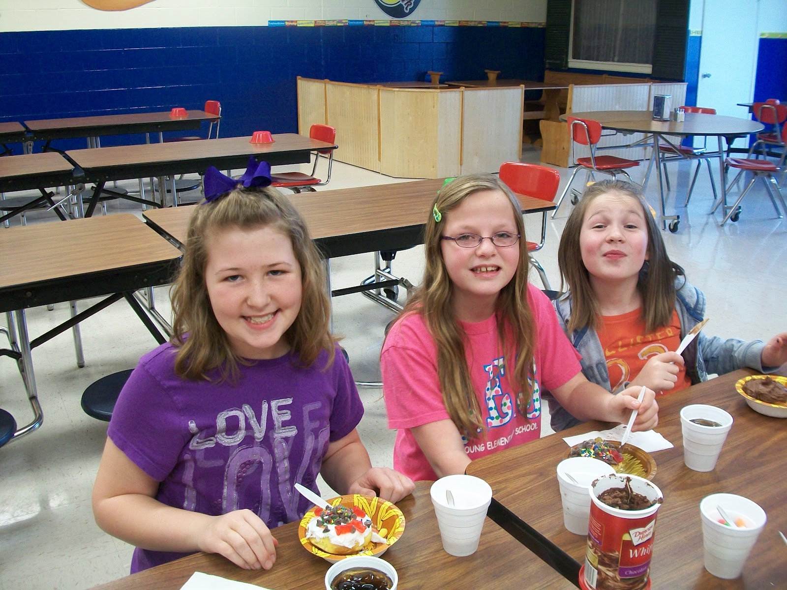 rockin-into-fourth-grade-cupcake-party