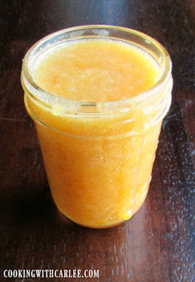 Peach and vanilla come together to make a delicious spread for toast or topping pancakes or waffles. It is easy to make and freezes great too! jar of vanilla bean peach preserves