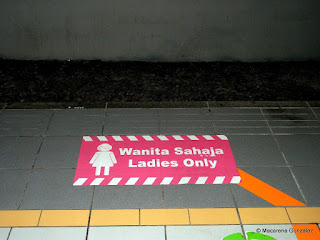 ZONAS EXCLUSIVAS PARA MUJERES EN EL METRO DE KUALA LUMPUR, MALASIA