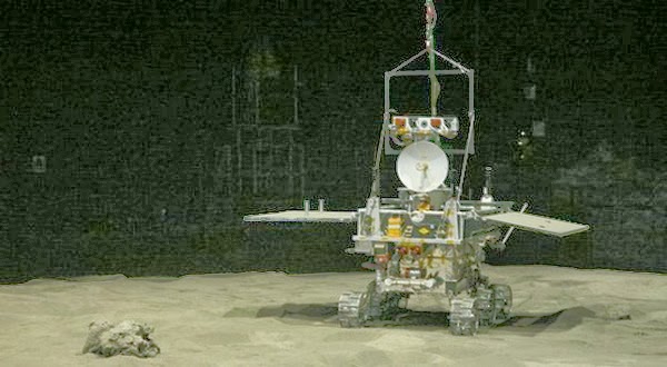 Robot China Alami Gangguan di Bulan