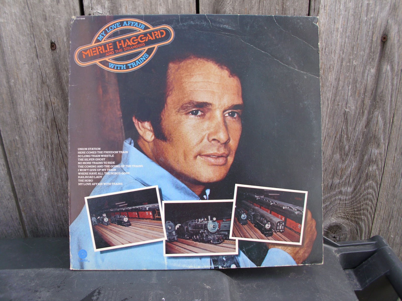 Remembering the 40. Remembering the 40. рождество 1940. ретро иллюстрации мужчины. джон уинстон леннон.