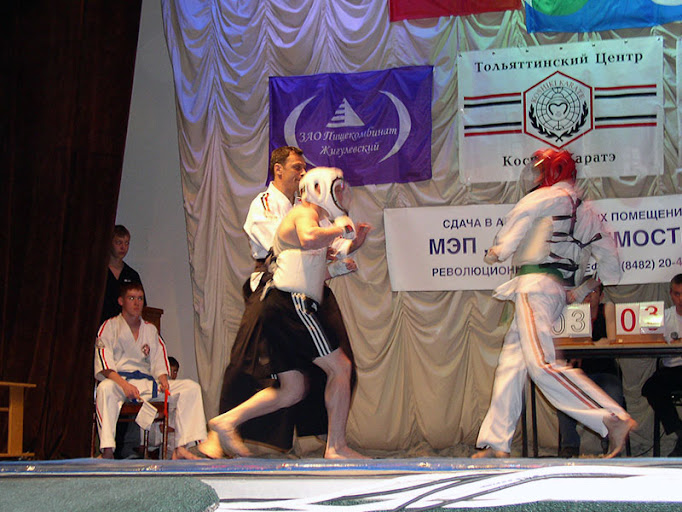 Показательные выступления по смешанным единоборствам