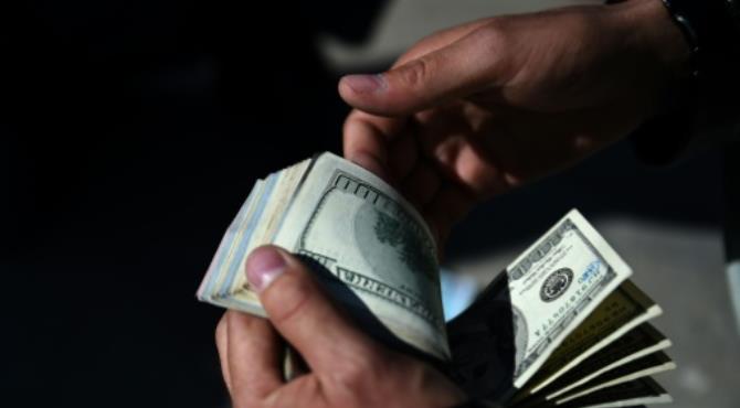 Public and private debt -- excluding the financial sector's -- at the end of last year hit $152 trillion, with around two-thirds owed by the private sector, the IMF reports. By Wakil Kohsar (AFP/File) Washington (AFP) - Worldwide public and private debt is at an all-time high, posing a substantial impediment to getting global economic growth back to normal, the International Monetary Fund said Wednesday.  The easy money policies of the world's top central banks has fed the problem, stoking a private-sector credit binge in China and rising public debt in some low-income countries, the IMF said in a new report.  Meanwhile, slow economic growth is making it hard for both companies and countries to cut their debt burdens -- a process that can also drag on growth momentum because deleveraging companies slow spending and investment.  Without deleveraging, however, countries run the risk of fresh financial crises that can turn into deep recessions, the IMF's Fiscal Monitor report says.  "For a significant deleveraging to take place, restoring robust growth and returning to normal levels of inflation is necessary," the fund said.  Getting there requires governments to stimulate growth though investment, certain fiscal and business reforms, and targeted programs to help heavily indebted companies lower their debts.  "Global debt is at record highs and rising," the IMF's Fiscal Affairs Department chief Vitor Gaspar said.  Public and private debt -- excluding the financial sector's -- at the end of last year hit $152 trillion, with around two-thirds owed by the private sector, the report said.  Measured against the size of the world economy, it rose from less than 200 percent of global GDP to 225 percent over the 15 years to 2015.