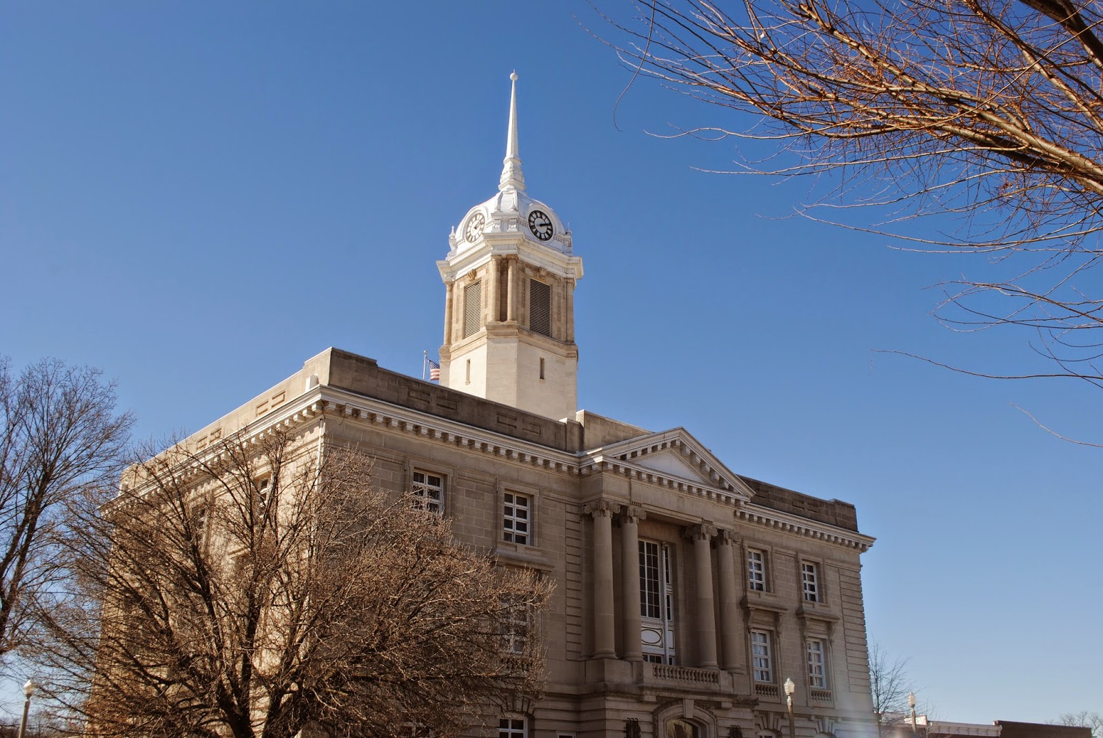Lucy and Lloyd Road Trip Columbia, Tennessee