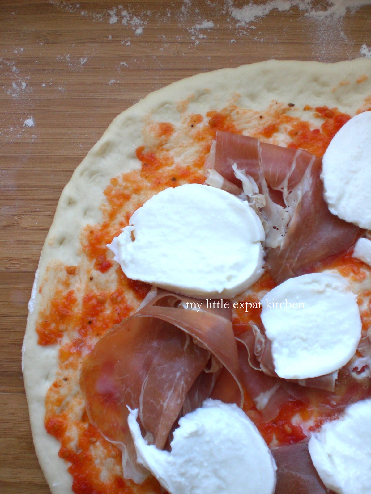 My Little Expat Kitchen: The Pizza, Part Three: 3 Pizzas