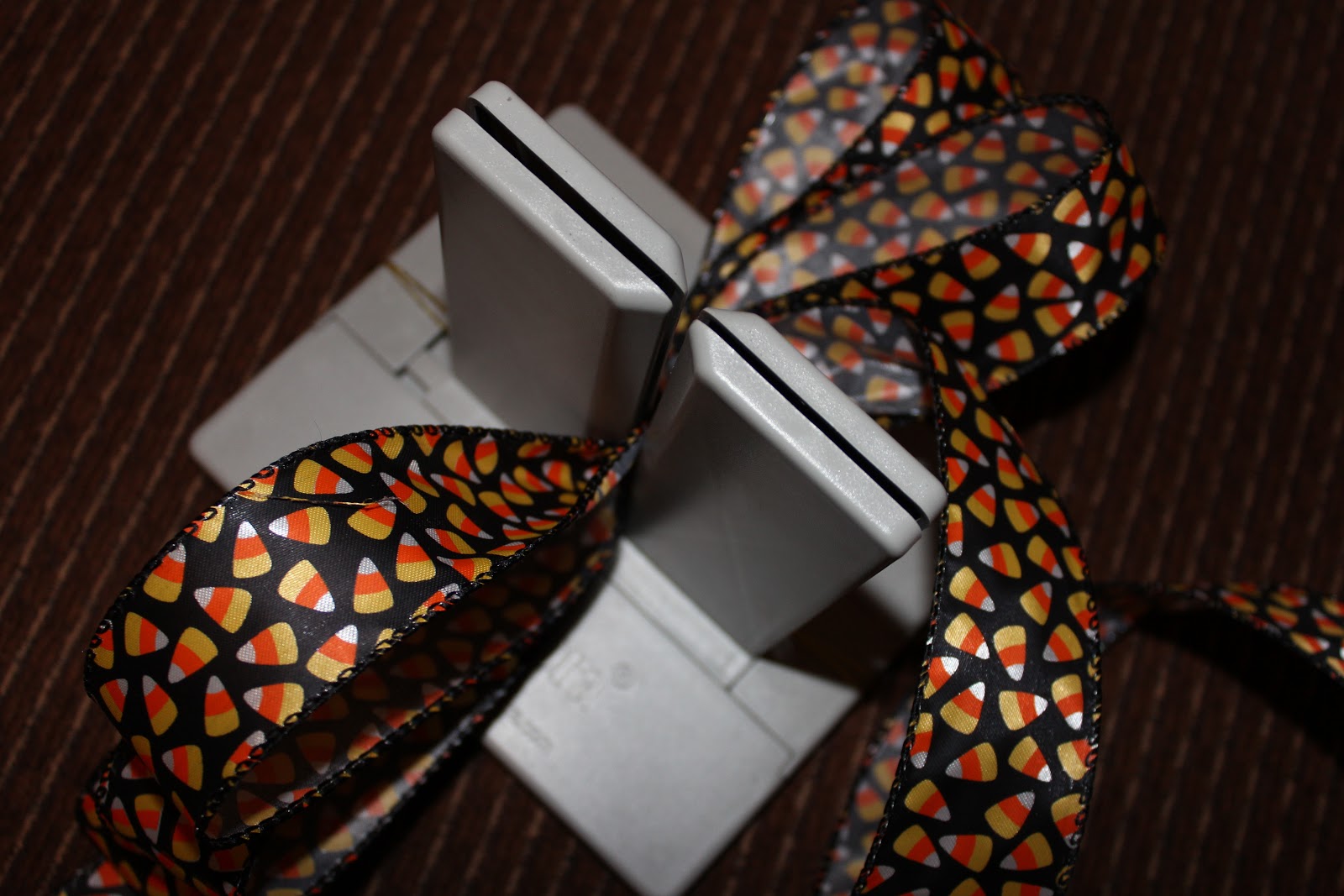Darice Bowdabra bow maker and craft tool review - The Gadgeteer
