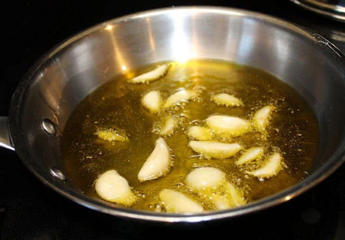 Cooking Garlic in Oil