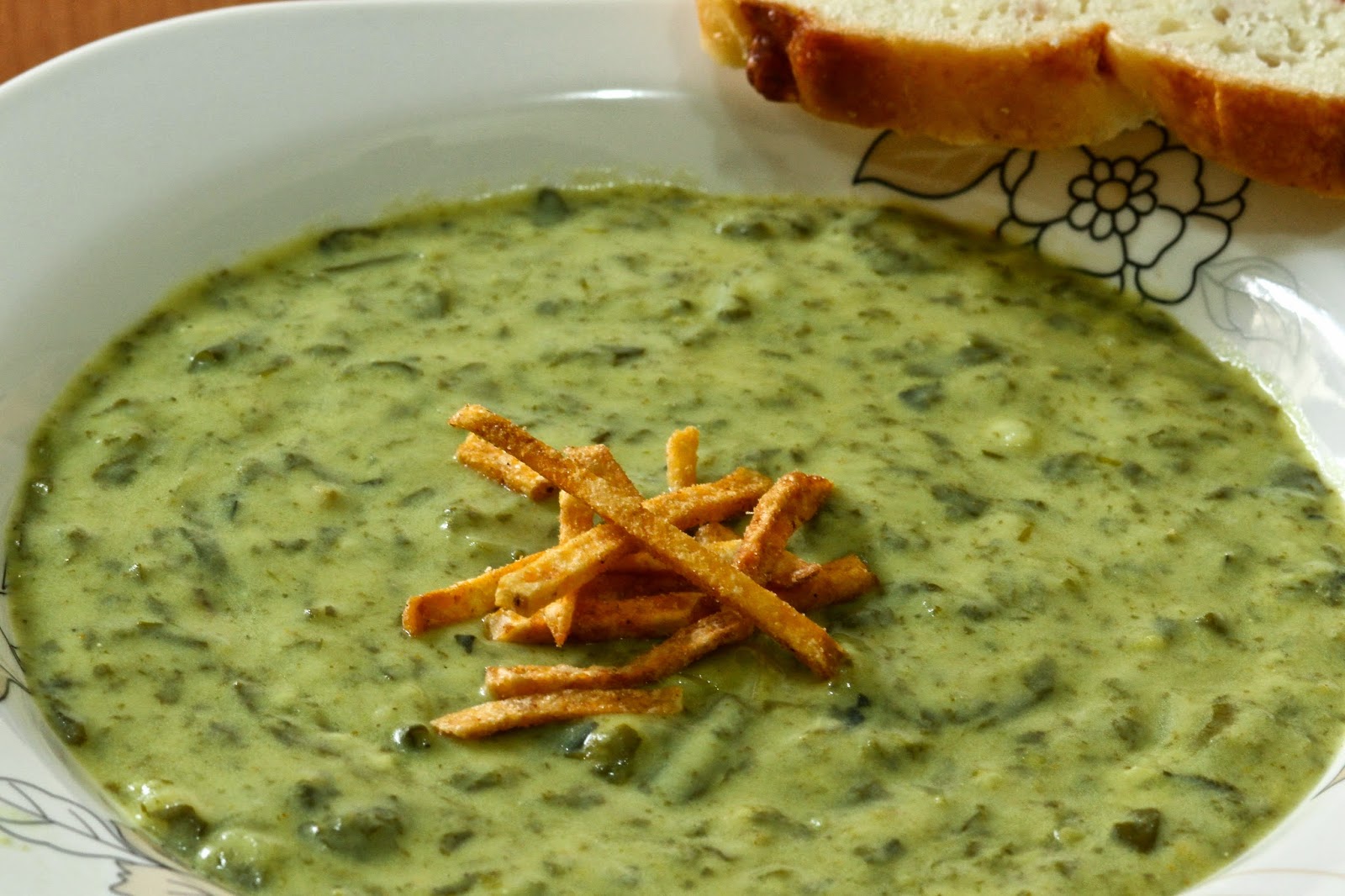 Gourmalicious-Food Writing and Photographs: Spinach Soup