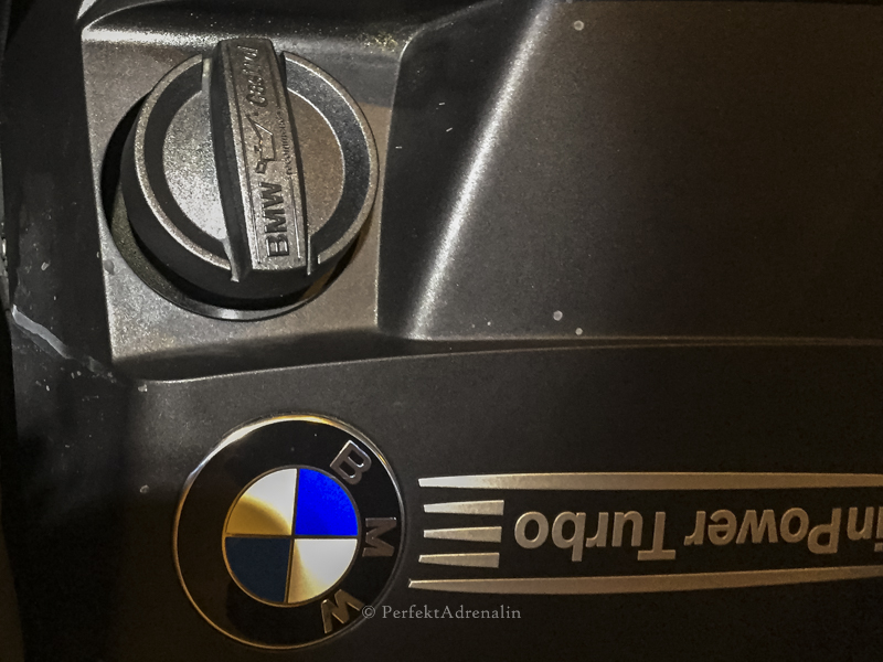 PerfektAdrenalin How to Change Engine Oil on a BMW 3 Series E90