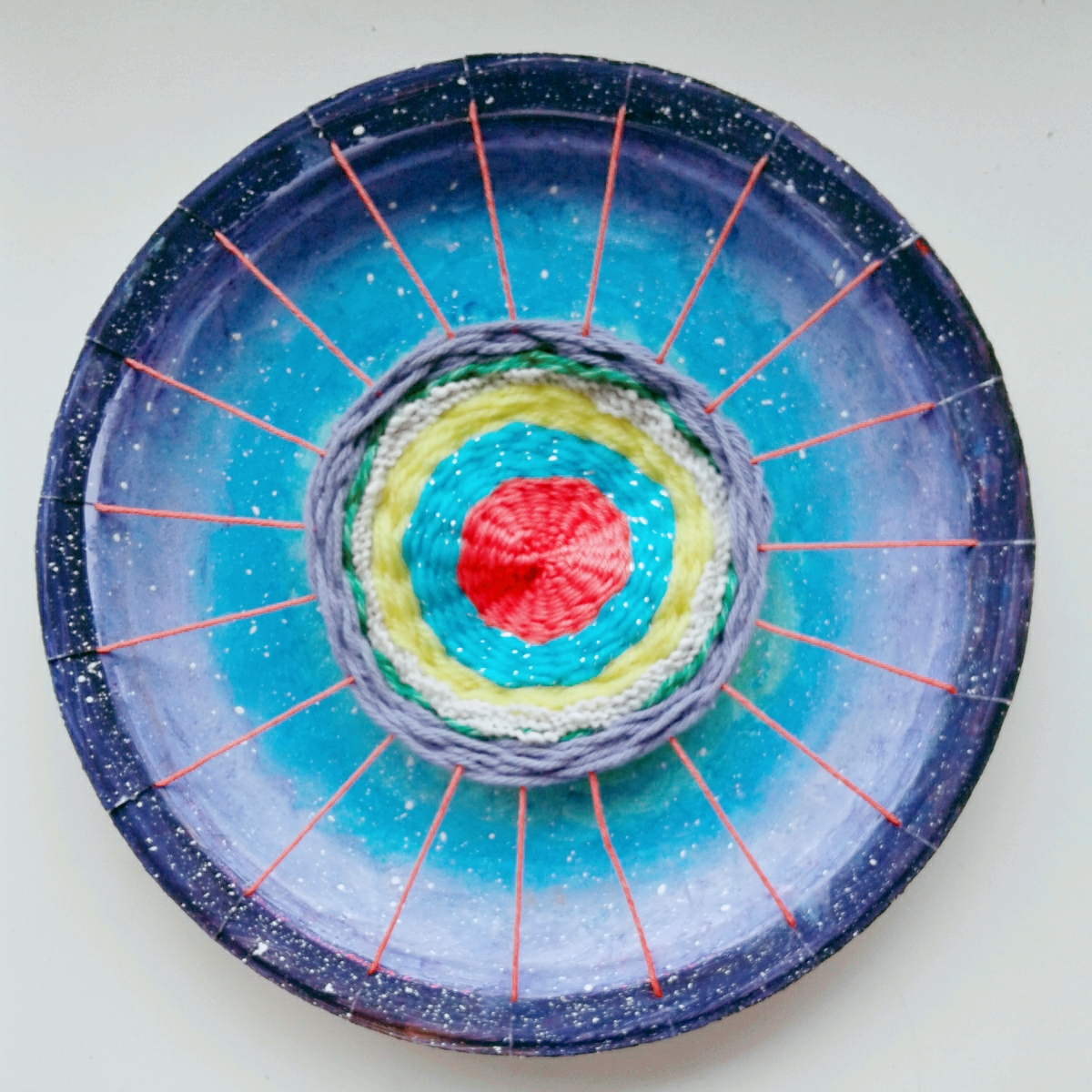 a faithful attempt Painted Paper Plate Yarn Weaving