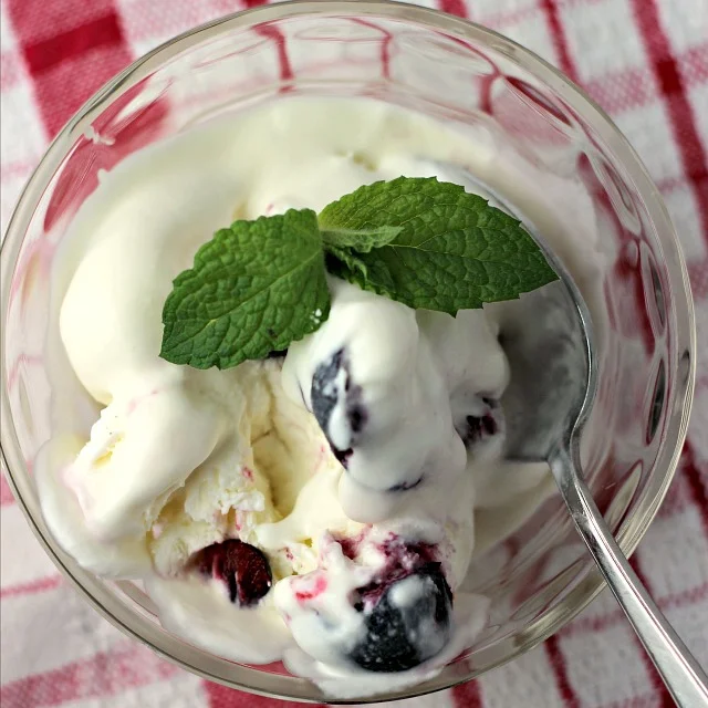 Michigan Cherry Amaretto No-Churn Ice Cream 