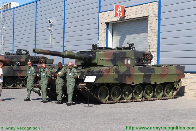 Poland_will_start_the_modernization_of_its_Leopard_2A4_main_battle_tanks_in_2018_640_001.jpg