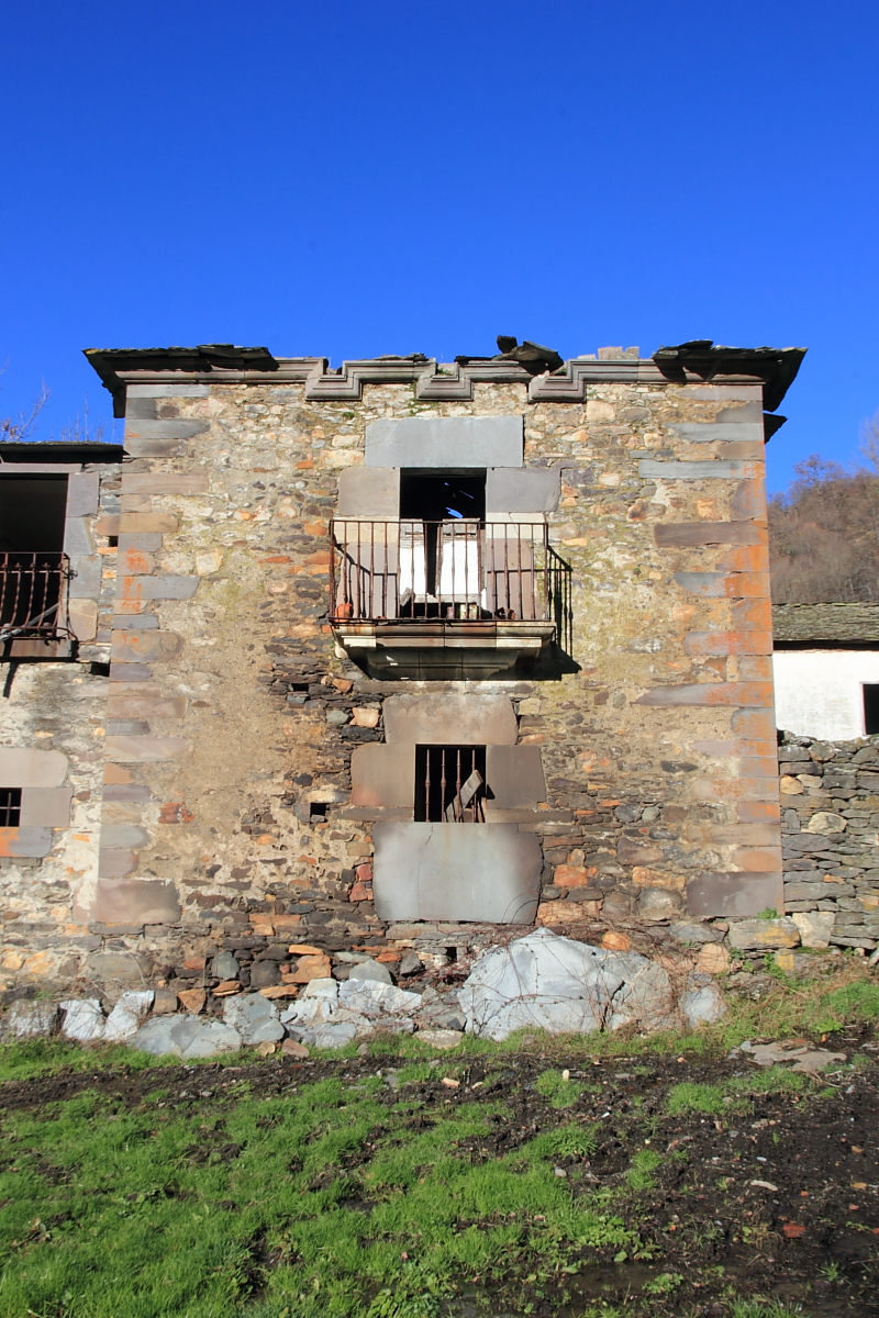 Filandón (Noroeste leonés): Orallo (I): dos pueblos, dos leyendas