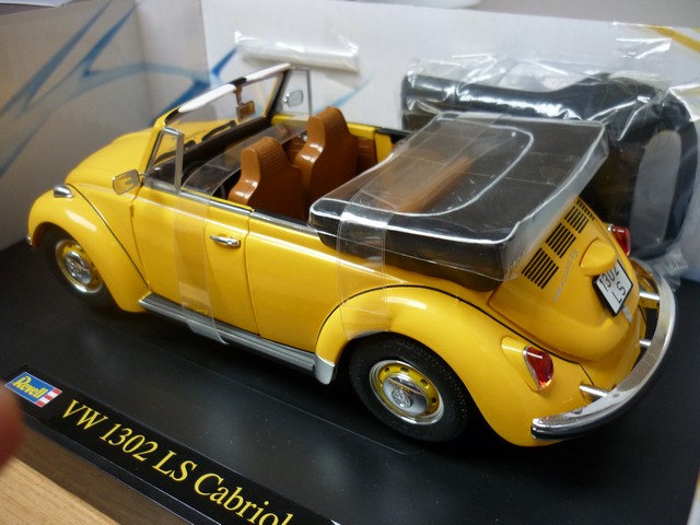 Volkswagen Coccinelle 1302 LS Cabriolet 1971 - Revell 1/18 - Neuf En Boîte