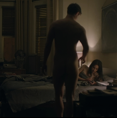 Max Irons naked bum in Condor S01E01.