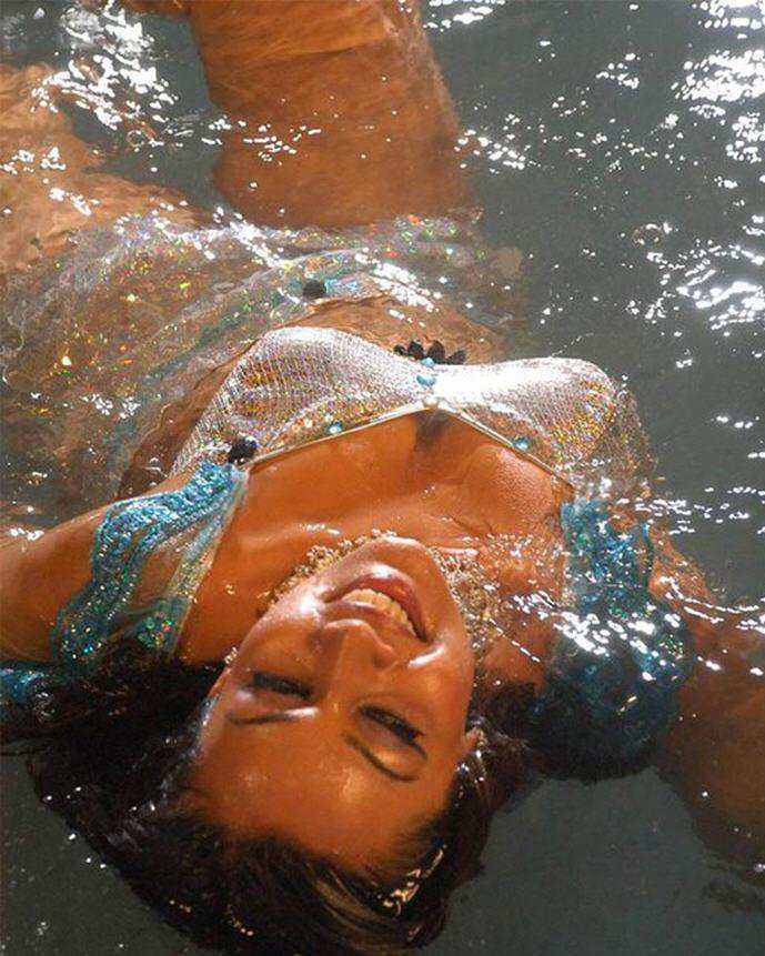 Hot Actress Asha Saini Romantic Song Stills Cap