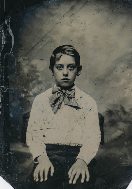 These 50 Creepy Vintage Photographs from the Early 20th Century Will