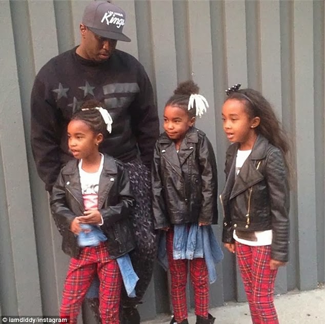NEWS SPLASH.COM: Puff Diddy Poses With His Six Children For Family ...