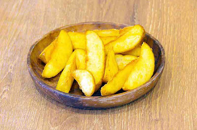 platter, fried potatoes