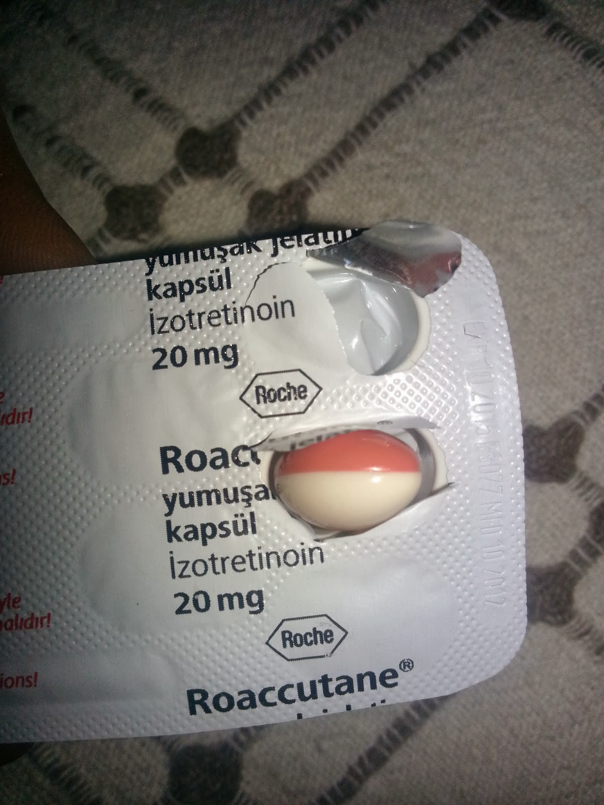 <em><strong>Süslü ve Pembe Dünyam</strong></em> Merhaba Roaccutane ) <em><strong>Süslü ve Pembe Dünyam</strong></em> Merhaba Roaccutane )