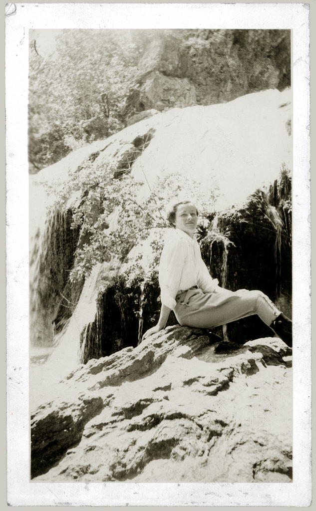 22 Cool Vintage Photos of Women Wearing Jodhpurs in the 1920s and 1930s