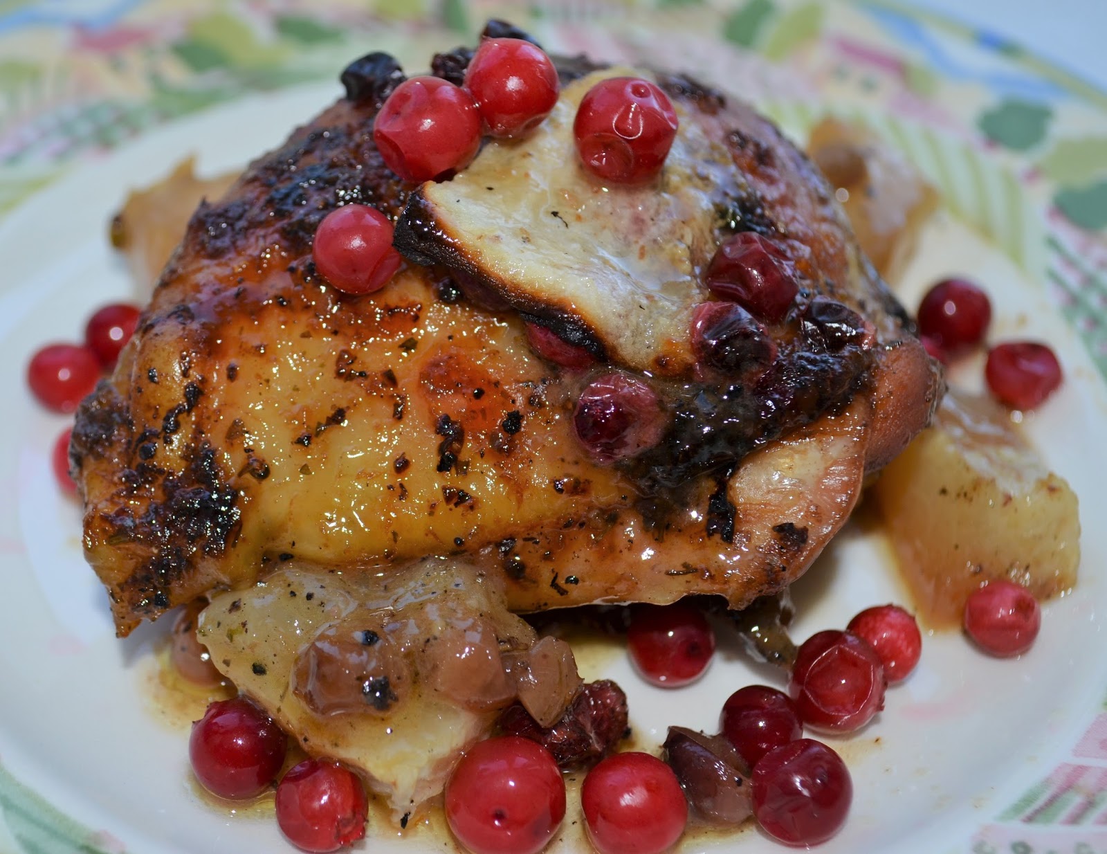 рёбрышки с брусничным соусом. ребрышки в брусничном соусе. свиные ребрышки барбекю. ребрышки в брусничном соусе. с фирменными телячьими ребрышками.