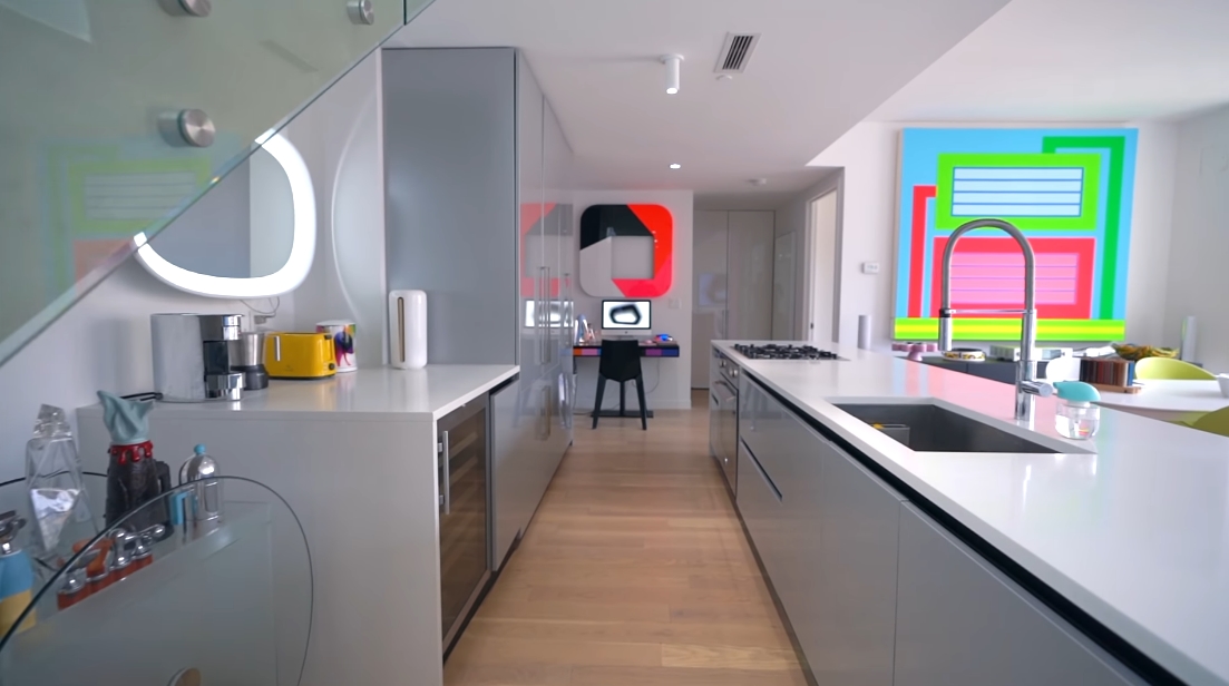 27 Interior Design Photos vs. Karim Rashid's NYC Luxury Penthouse Tour