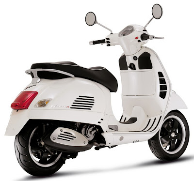 New Scooter, Vespa GTS 2011