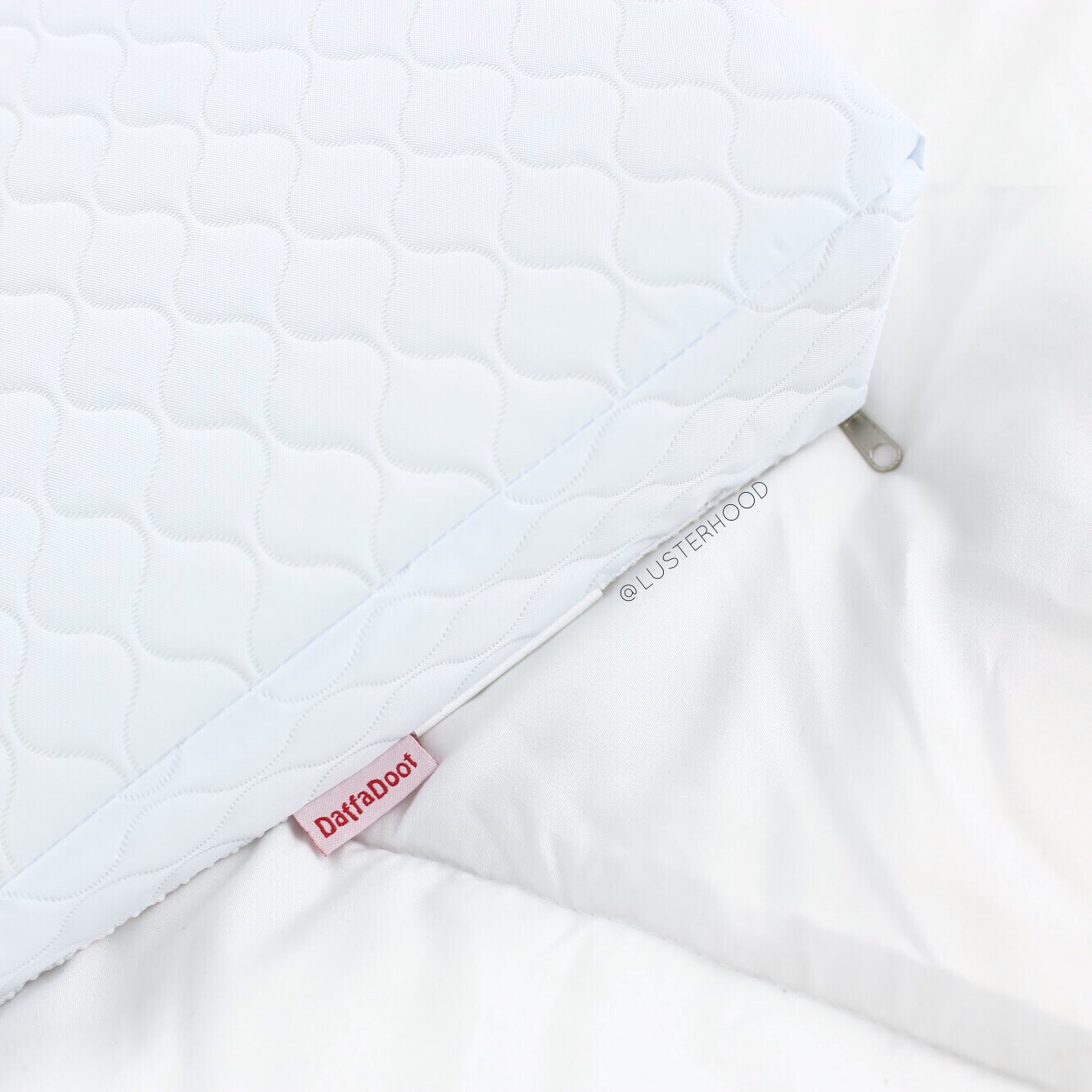 Lusterhood Daffadoot Crib Wedge Review