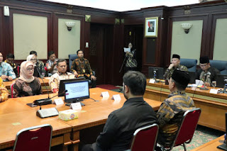 Bupati Indramayu Resmi Mundur.RK hormati Keputusan Anna Shopanah Bupati Indramayu Resmi Mundur.RK hormati Keputusan Anna Shopanah