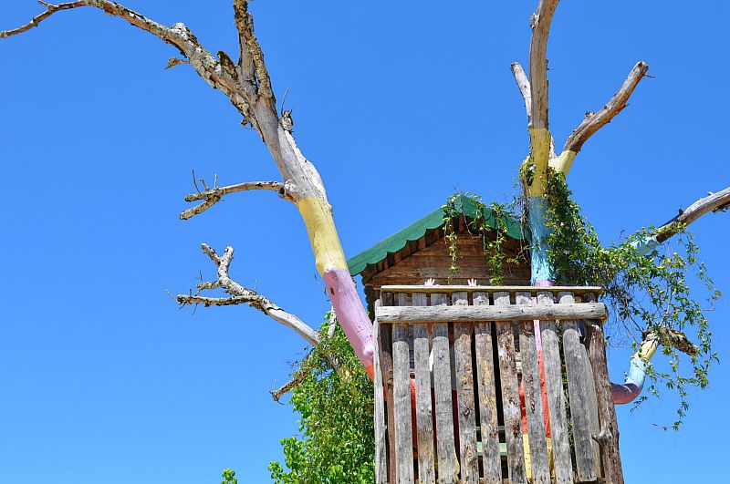 Colourful treehouse at Domaine Le Mathevies
