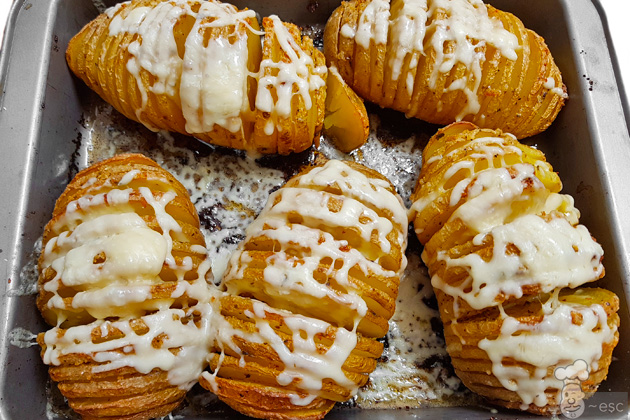 Patatas al horno con queso estilo Hasselback