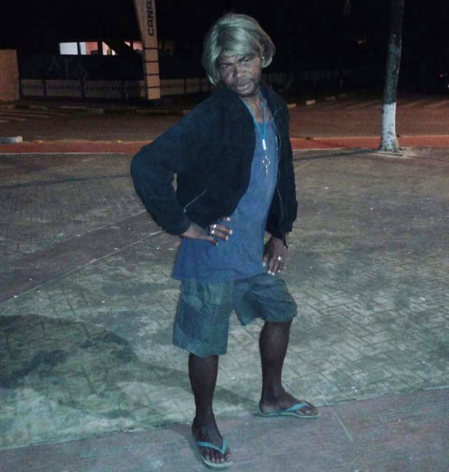 Vítima de homofobia, morador de rua é queimado vivo no litoral de São Paulo Vítima de homofobia, morador de rua é queimado vivo no litoral de São Paulo