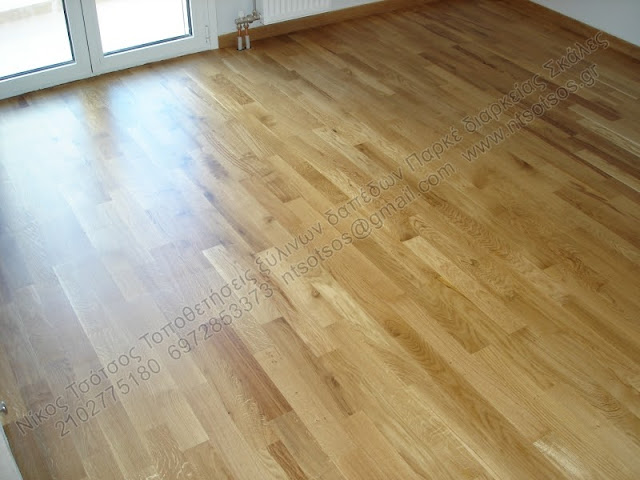 Λουστράρισμα σε δρύινο ξύλινο πάτωμα με σατινέ βερνίκι