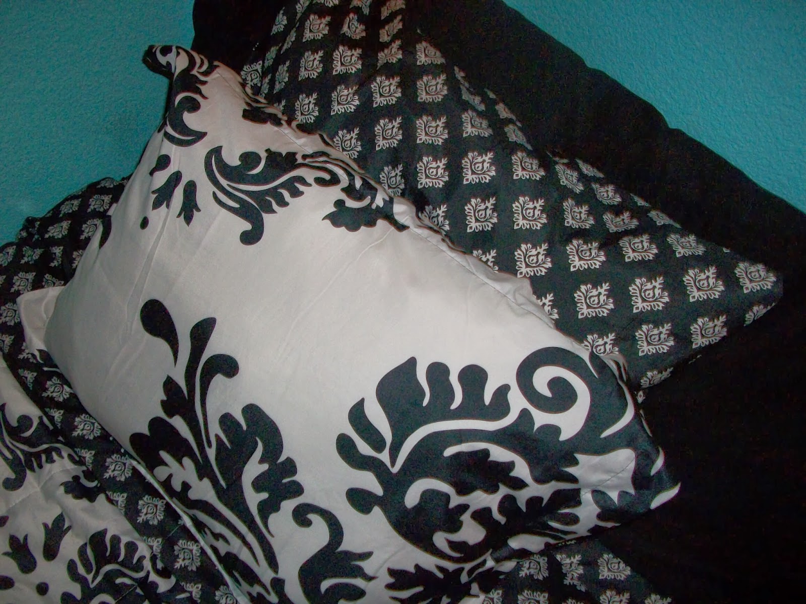 My Crafty Creations How to Revive Old Pillows!