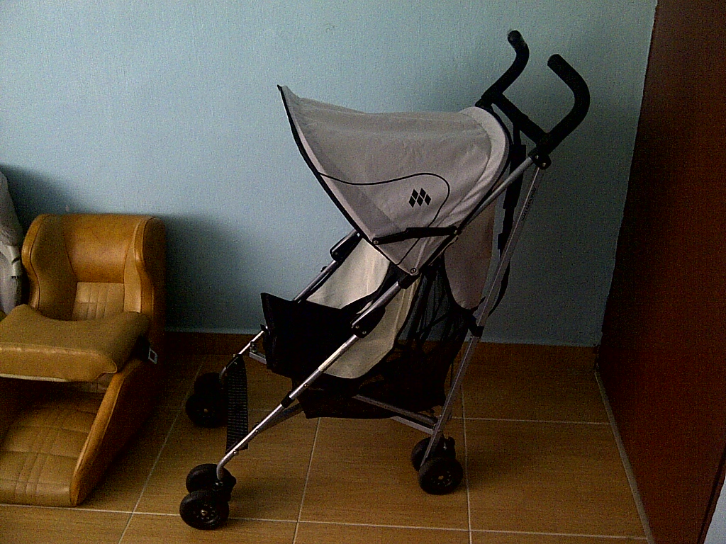 SPECIAL TOYS SHOP MACLAREN VOLO STROLLER (GREY)
