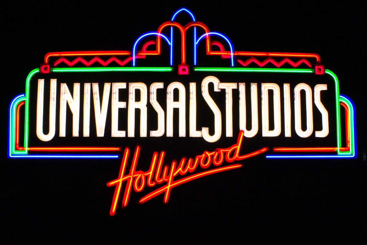 universal studios sign